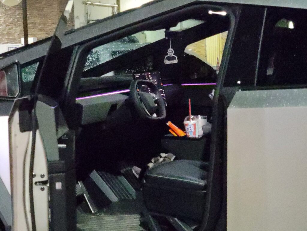 Cybertruck interni