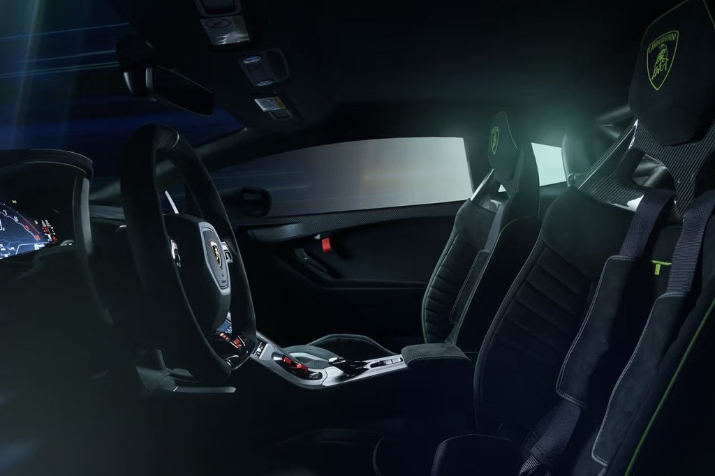 Lamborghini Huracan STO SC 10° anniversario interni