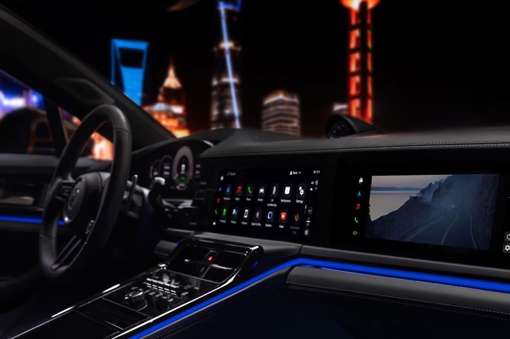 Porsche Panamera Turbo e-Hybrid interni