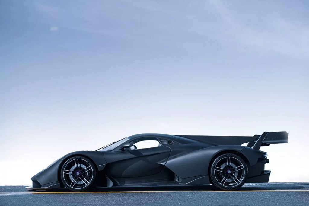 Rossa LM GT supercar russa