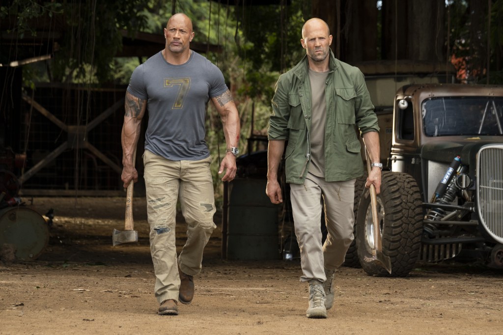 Jason Statham e Dwayne Johnson in Hobbs & Shaw