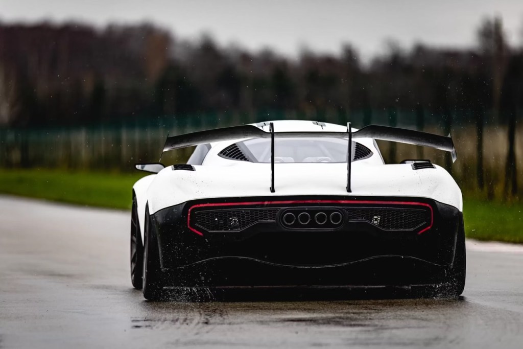 Rhino Racing R001 supercar lituana