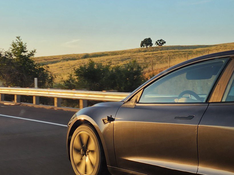 Tesla senza specchietti