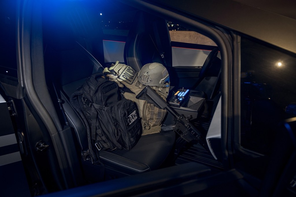Tesla Cybertruck polizia