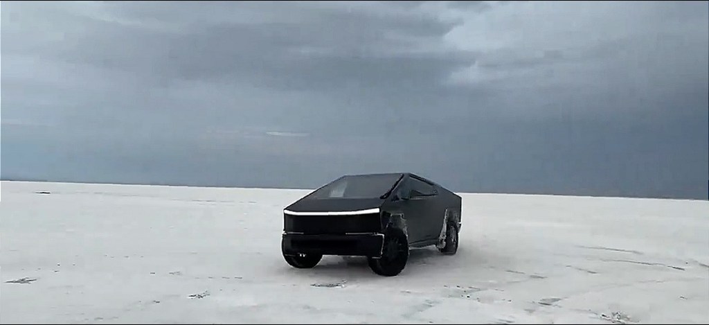 Cybertruck che drifta