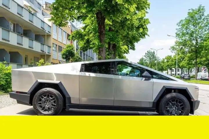 Cybertruck in Italia