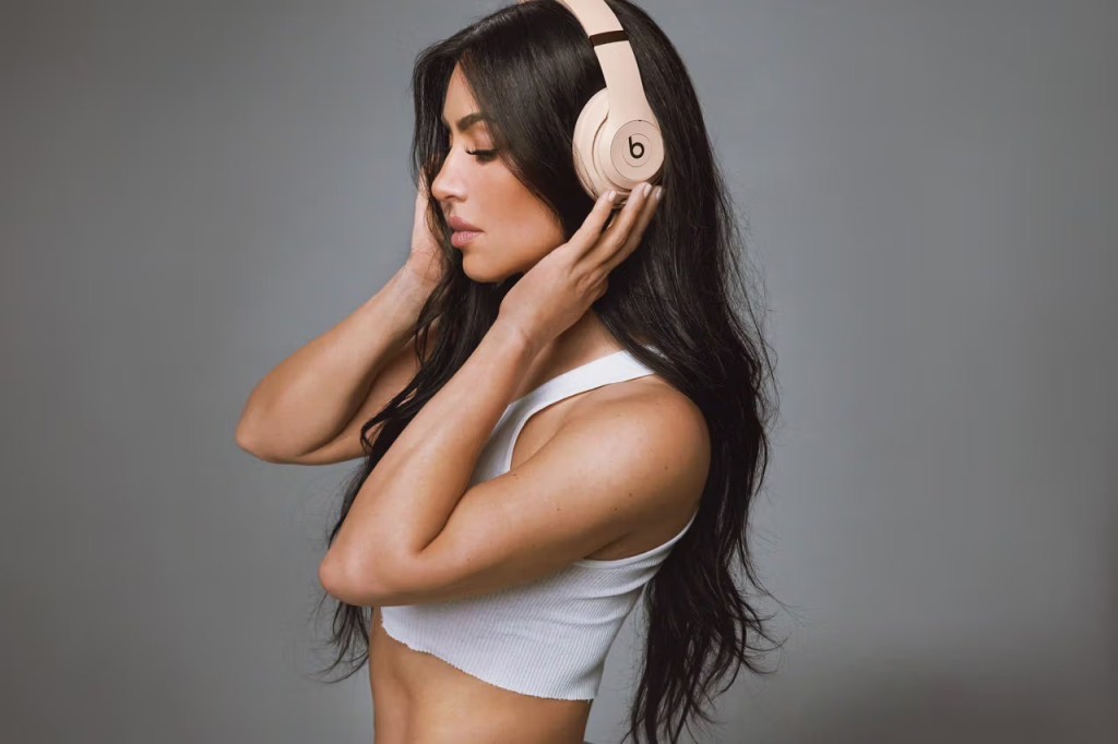 Kim Kardashian cuffie Beats