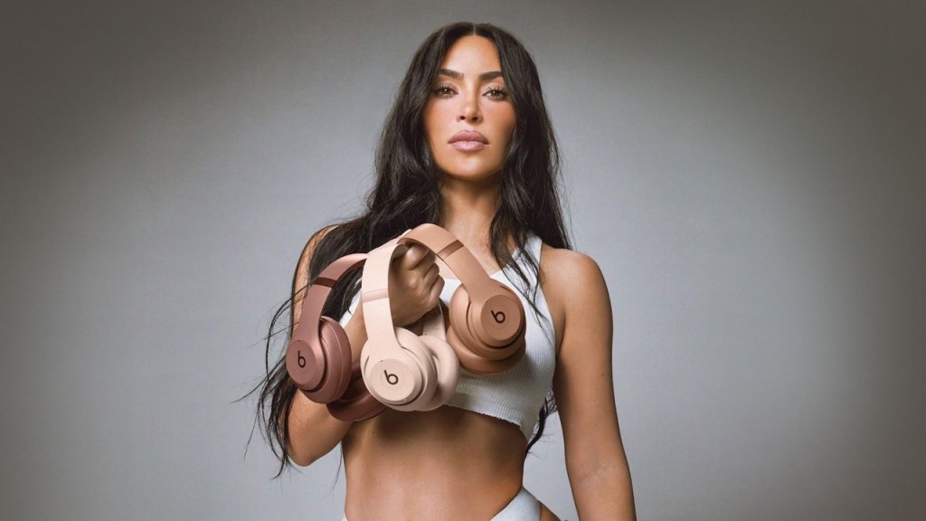 Kim Kardashian cuffie Beats