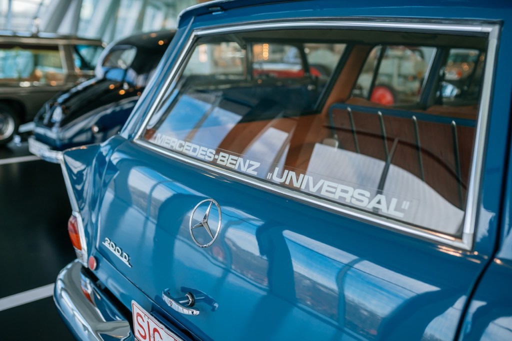 Mercedes-Benz Universal