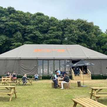 tenda Grand Tour pub Jeremy Clarkson