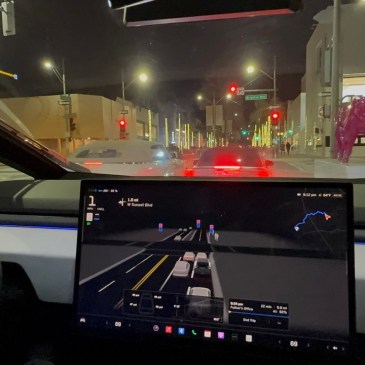 Cybertruck interni FSD