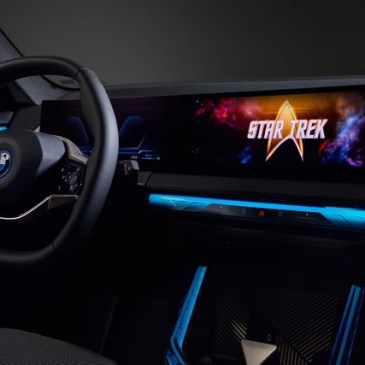 BMW display Paramount+