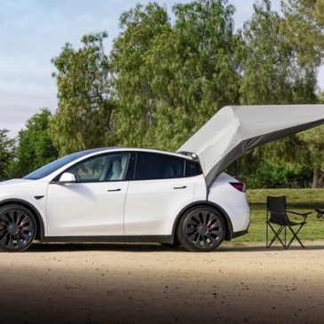 Tesla Model Y tenda