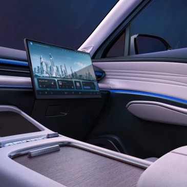 Omoda display scorrevole