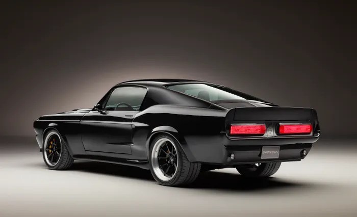 Charge Cars Ford Mustang elettrica
