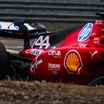 Lewis Hamilton tuta Ferrari Fiorano SF-23