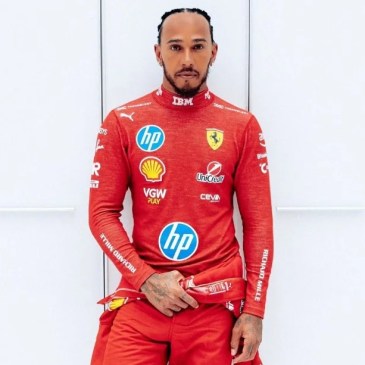 Lewis Hamilton tuta Ferrari Fiorano SF-23