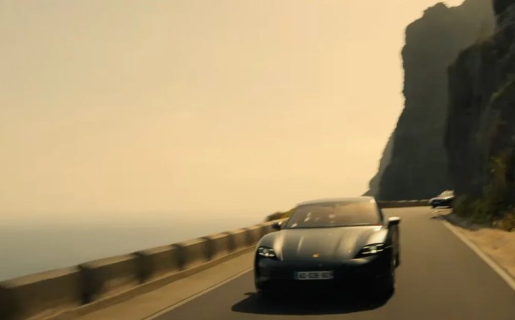 Porsche Taycan nella tana dei lupi (1)