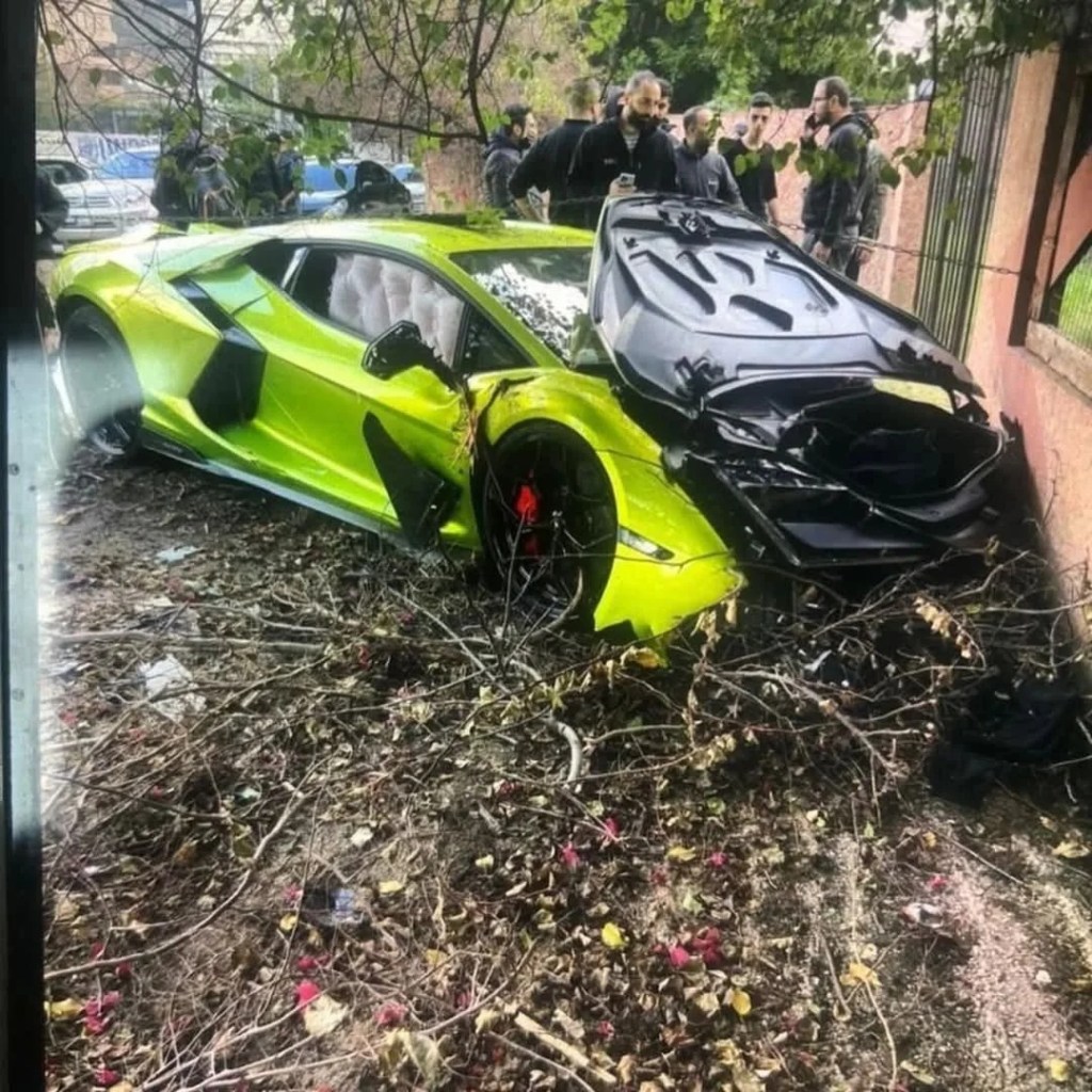 Lamborghini Revuelto incidente