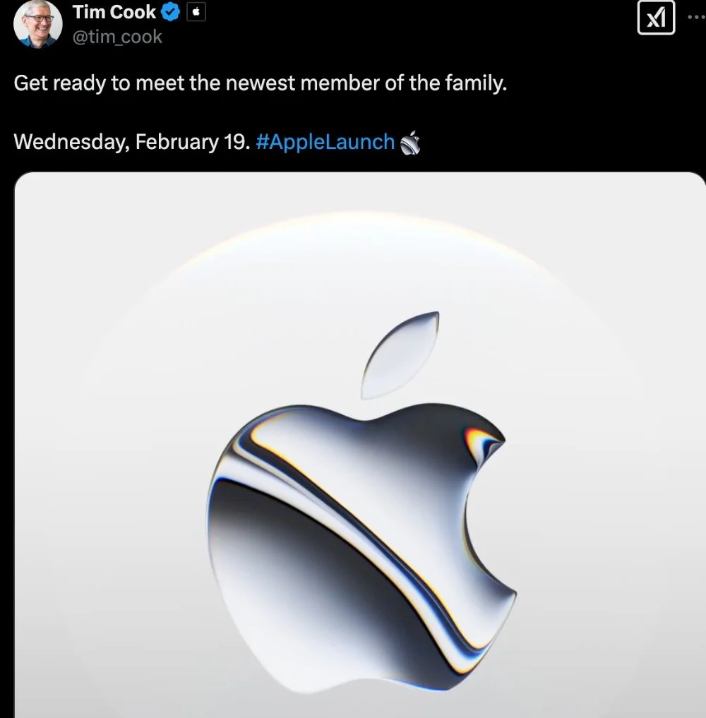 Tim Cook iPhone SE 4