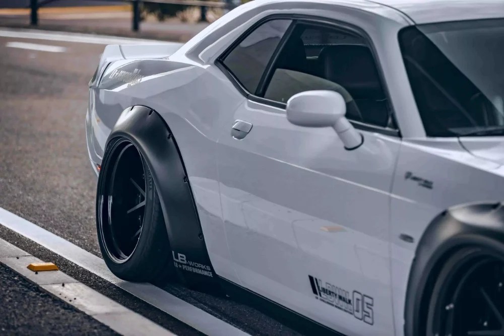 Liberty Walk Dodge Challenger