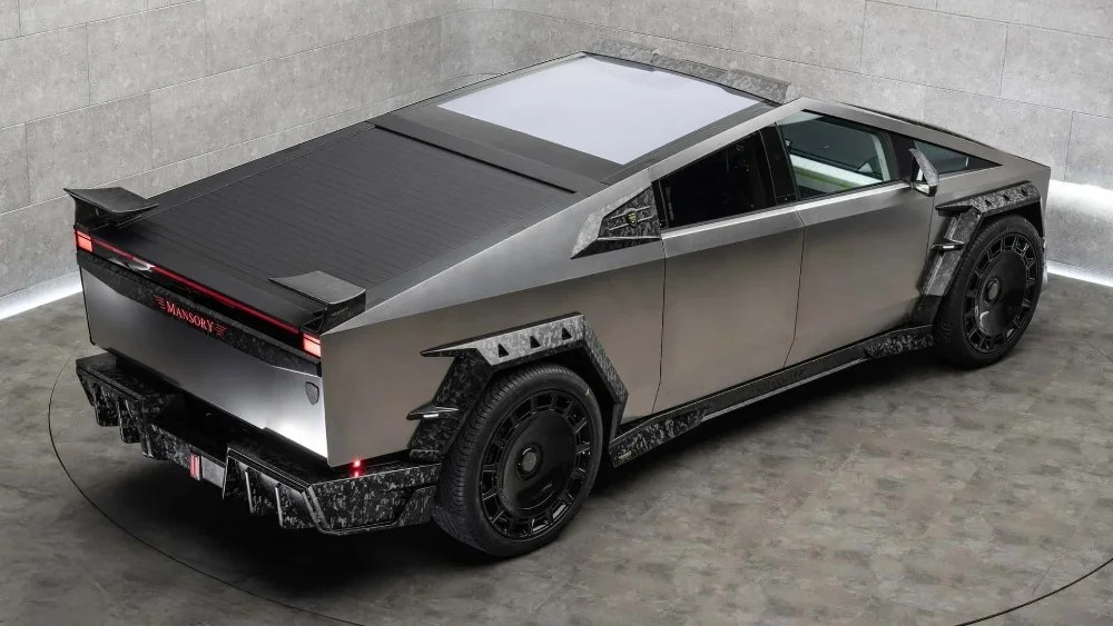 Mansory Elongation Tesla Cybertruck personalizzazione fibra di carbonio