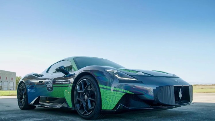 Maserati MC20 guida autonoma record