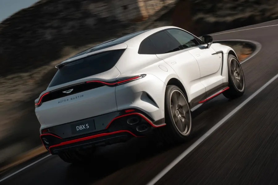 nuova Aston Martin DBX S 2025