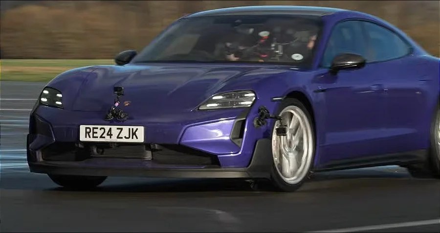 James May Richard Hammond Top Gear circuito Dunsfold YouTube Porsche Taycan