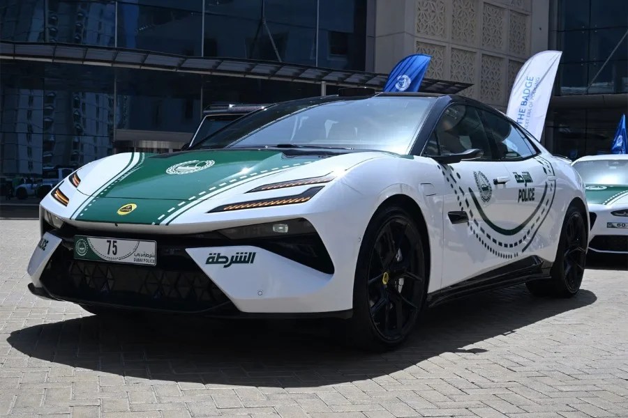 Lotus Emeya S polizia di dubai