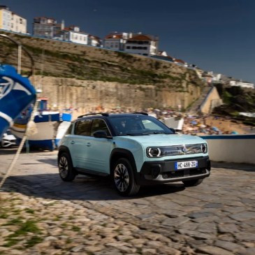 Renault 4 E-Tech elettrica SUV