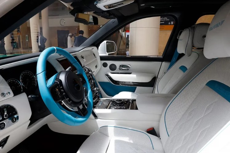 Rolls-Royce Cullinan polizia di Dubai