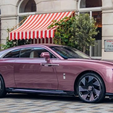 Rolls-Royce Spectre Velvet Orchid Londra