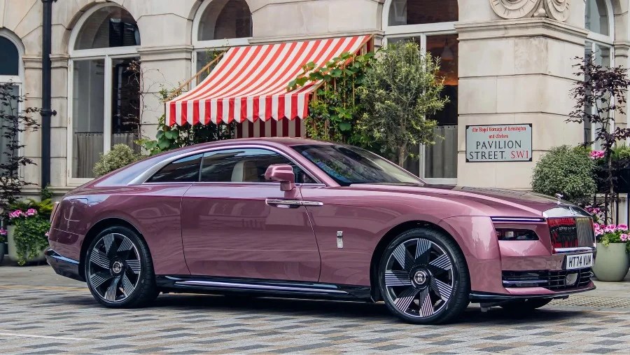 Rolls-Royce Spectre Velvet Orchid Londra