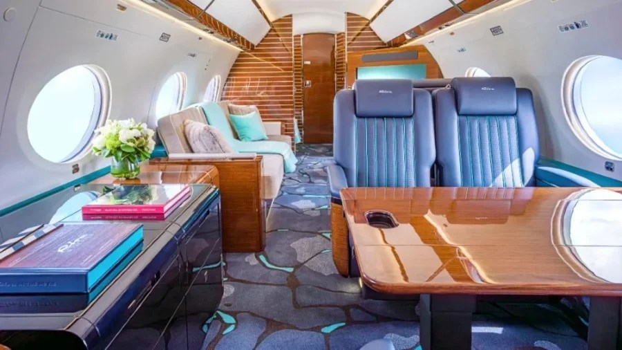 Flexjet riva gulfstream interni jet privato