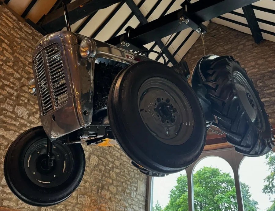 Jeremy Clarkson Richard Hammond trattore pub fattoria clarkson