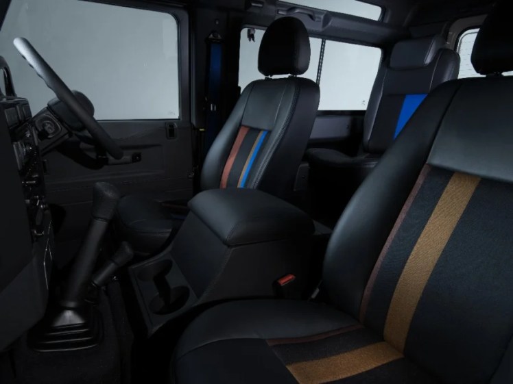 Land Rover Defender Paul Smith opera unica