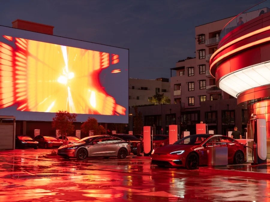 Tesla Diner costruzione