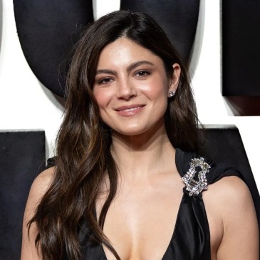 andrew garfield interpreta sam altman in artificial film su openai con elon musk e mira murati di amazon prime