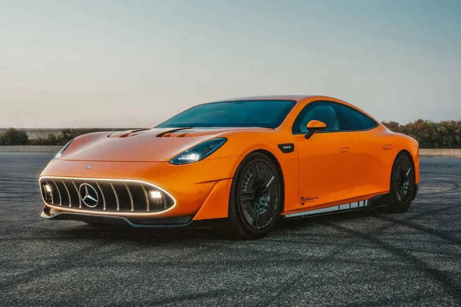 mercedes amg gt xx record chilometri intorno al mondo pista nardò