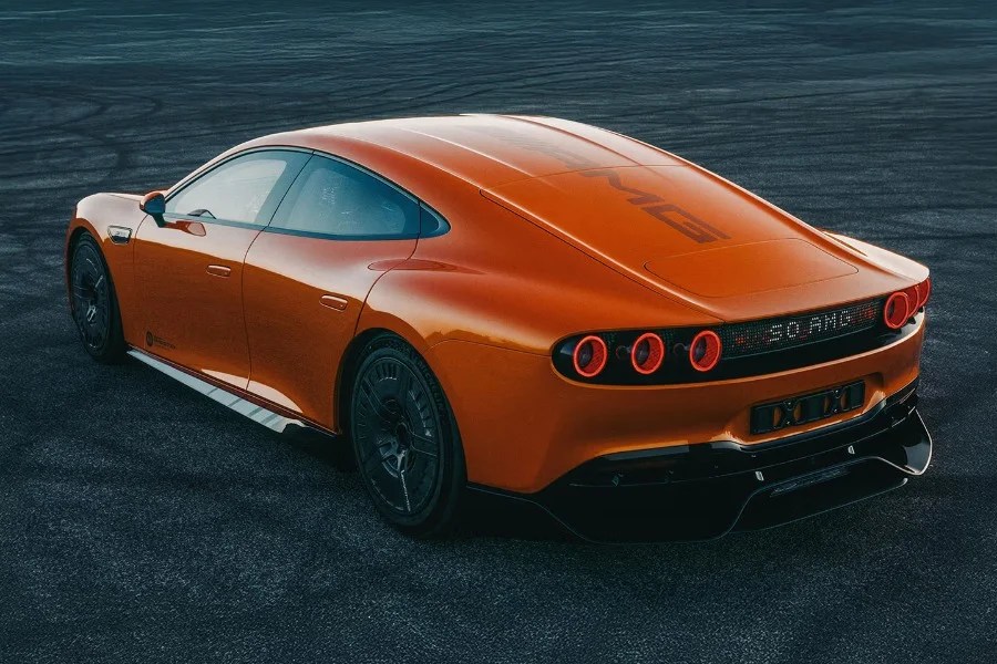 mercedes amg gt xx record chilometri intorno al mondo pista nardò