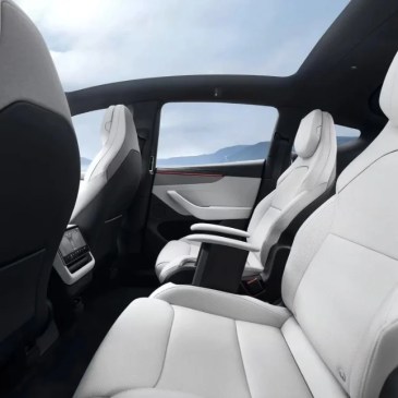 tesla model yl versione lunga cina debutto prezzo