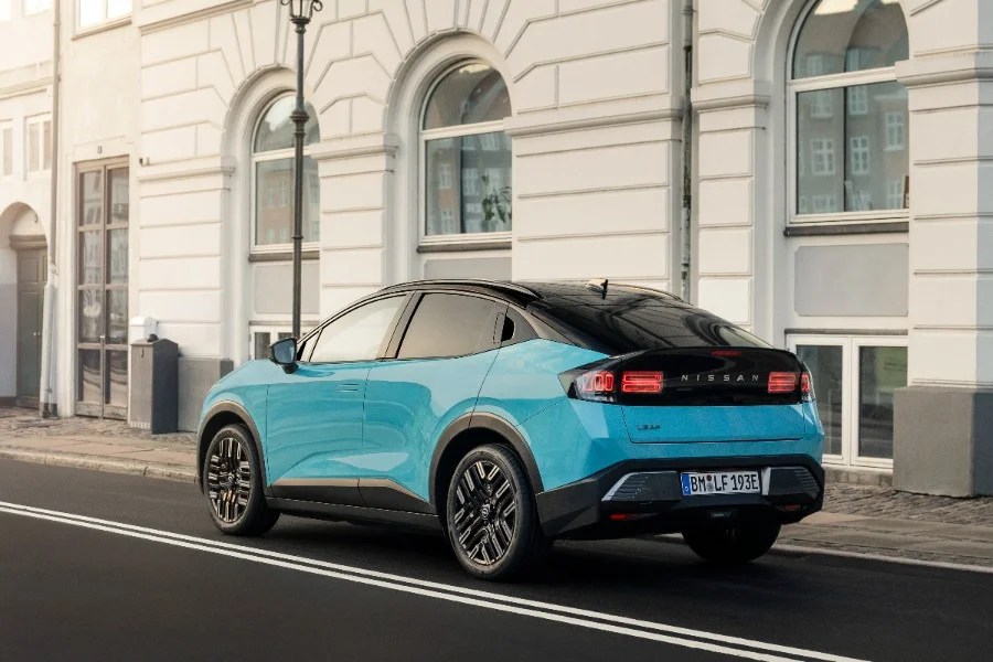 nissan leaf elettrica debutto europa