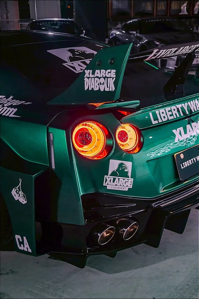 L'ultima collaborazione di Liberty Walk per Nissan GT-R sembra uscita da Tokyo Drift