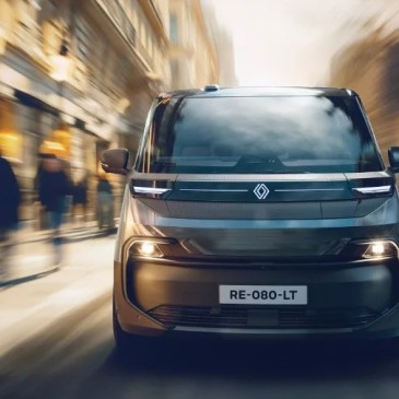 Renault Trafic E-Tech è un nuovo furgone elettrico ad uso commerciale che a vederlo sembra quasi un'auto 'normale