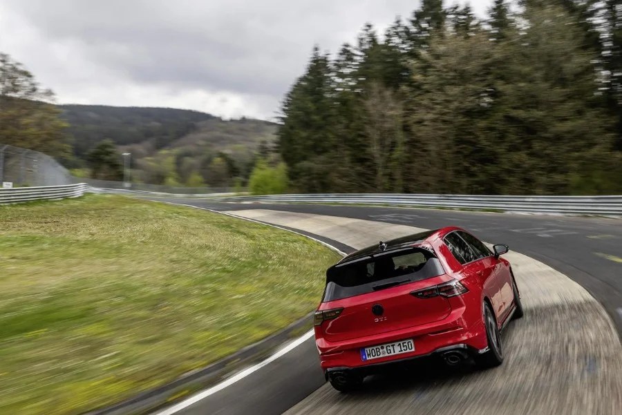 Volkswagen Golf GTI Edition 50, la Golf più potente di sempre, è finalmente ordinabile anche in Italia