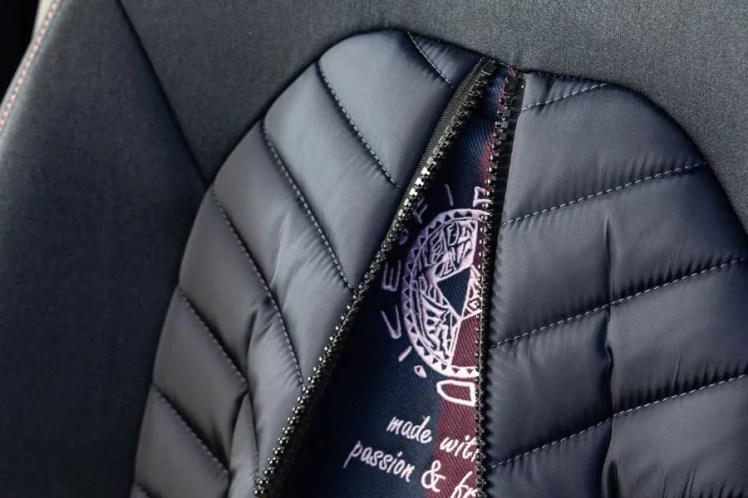 Volkswagen ha scelto ID.3 GTX per omaggiare un'icona dimenticata degli anni 90, la Golf Fire and Ice