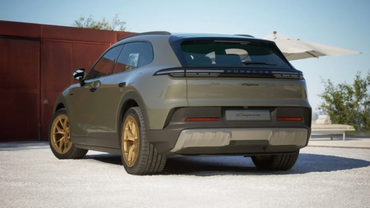 porsche cayenne electric configuratore interni