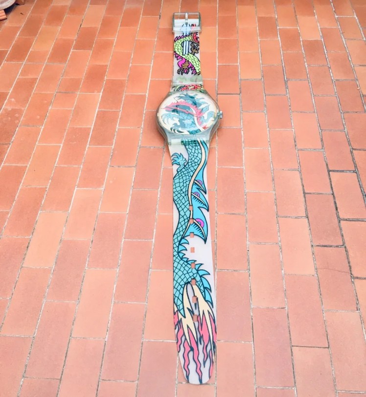 Questo artista ha creato una lampada a forma di BIC gigantesca