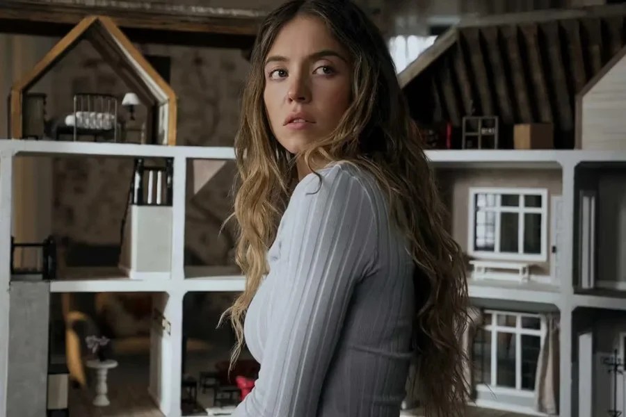 sydney sweeney the housemaid uno di famiglia sequel